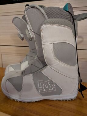 DC Shoes Search BOA Snowboard Boots – Women’s 7.5W – White / Grey